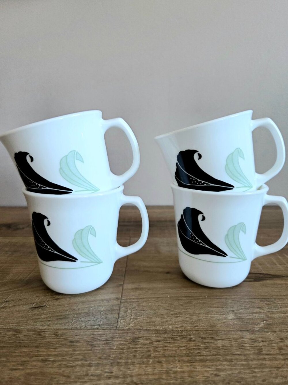 4 Corelle ''Black Orchid'' milk glass vintage Corning USA retro coffee tea mugs